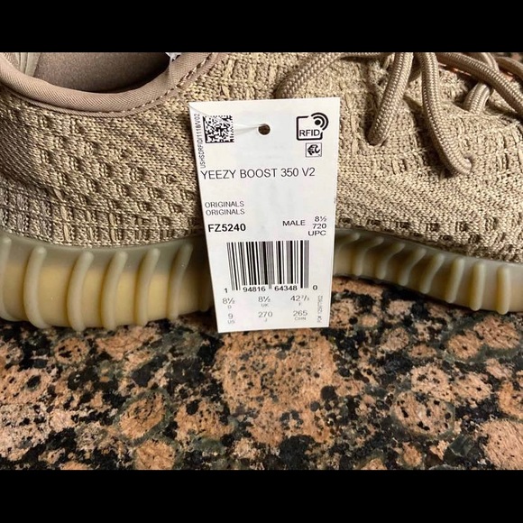 Yeezy Boost 350 - Picture 3 of 4